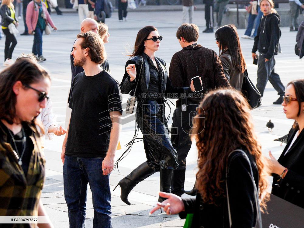 Anne Hathaway filming The Devil Wears Prada 2 in Milan - Italy