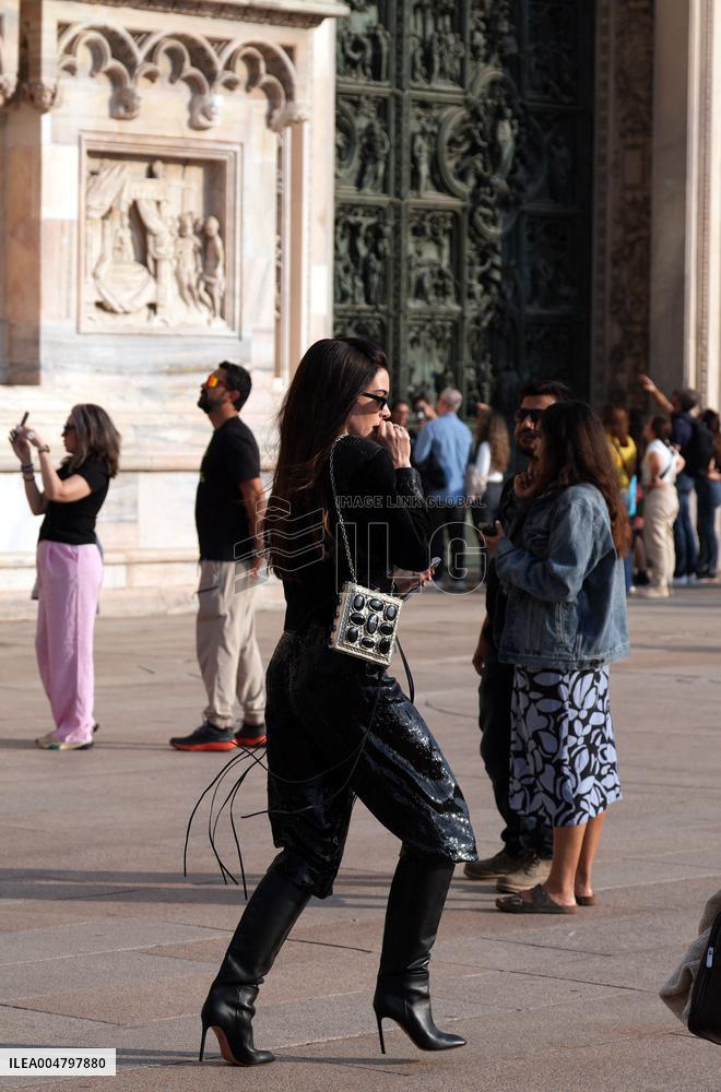 Anne Hathaway filming The Devil Wears Prada 2 in Milan - Italy