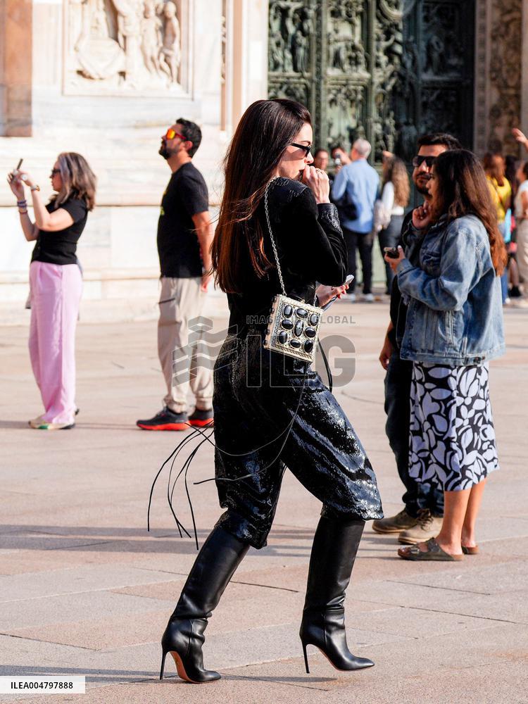 Anne Hathaway filming The Devil Wears Prada 2 in Milan - Italy