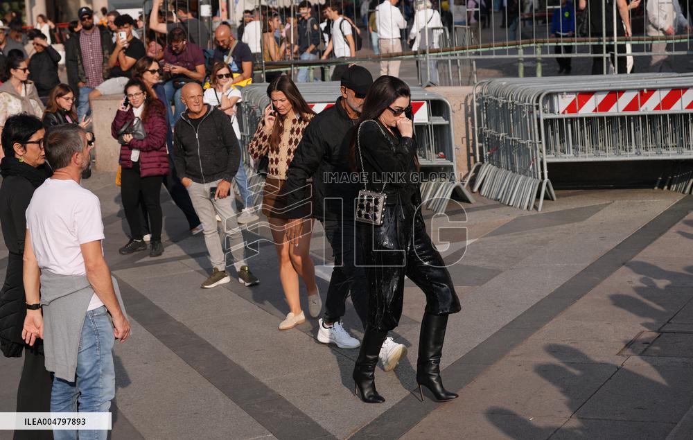 Anne Hathaway filming The Devil Wears Prada 2 in Milan - Italy