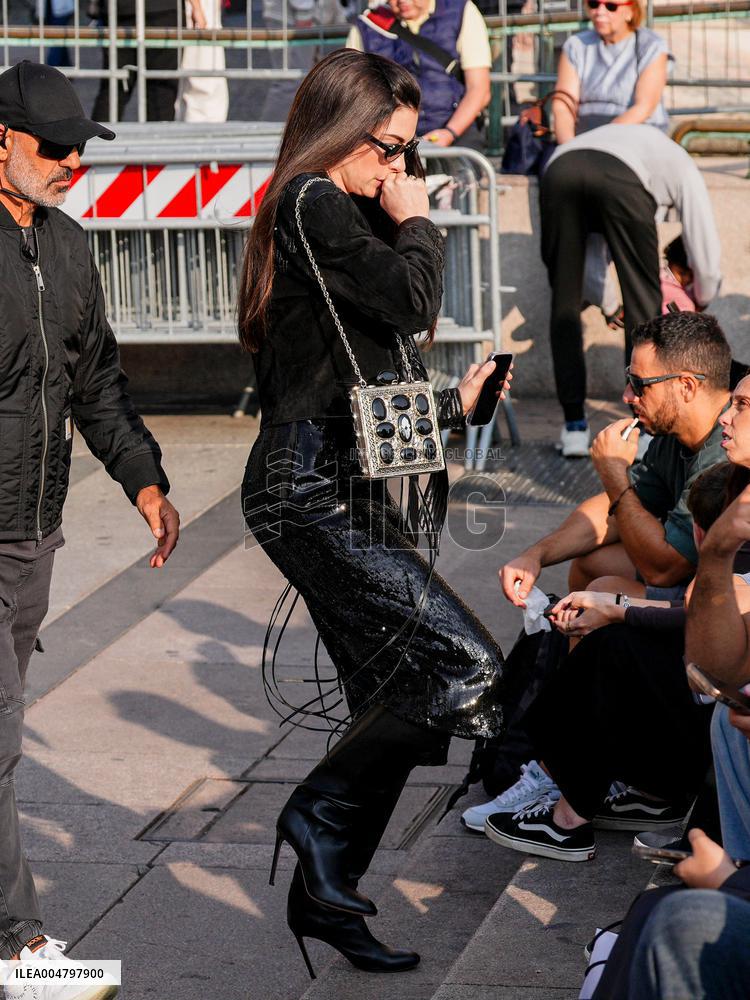 Anne Hathaway filming The Devil Wears Prada 2 in Milan - Italy