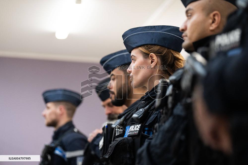 French PM Sebastien Lecornu Visits A Police Station - Hay-les-Roses