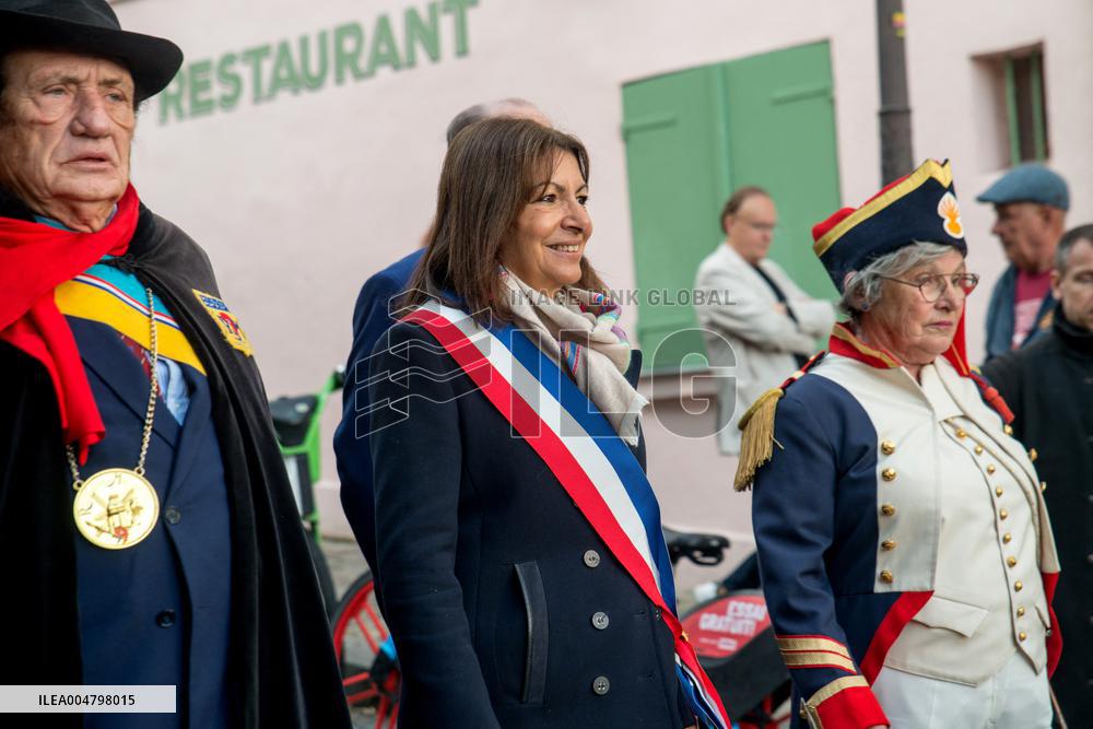 Anne Hidalgo Faced Protesters At Fête des Vendanges - Montmartre