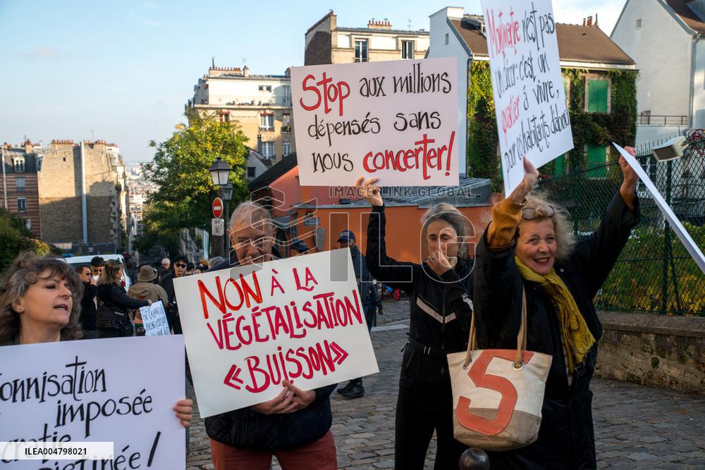 Anne Hidalgo Faced Protesters At Fête des Vendanges - Montmartre