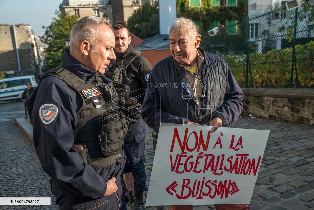 Anne Hidalgo Faced Protesters At Fête des Vendanges - Montmartre