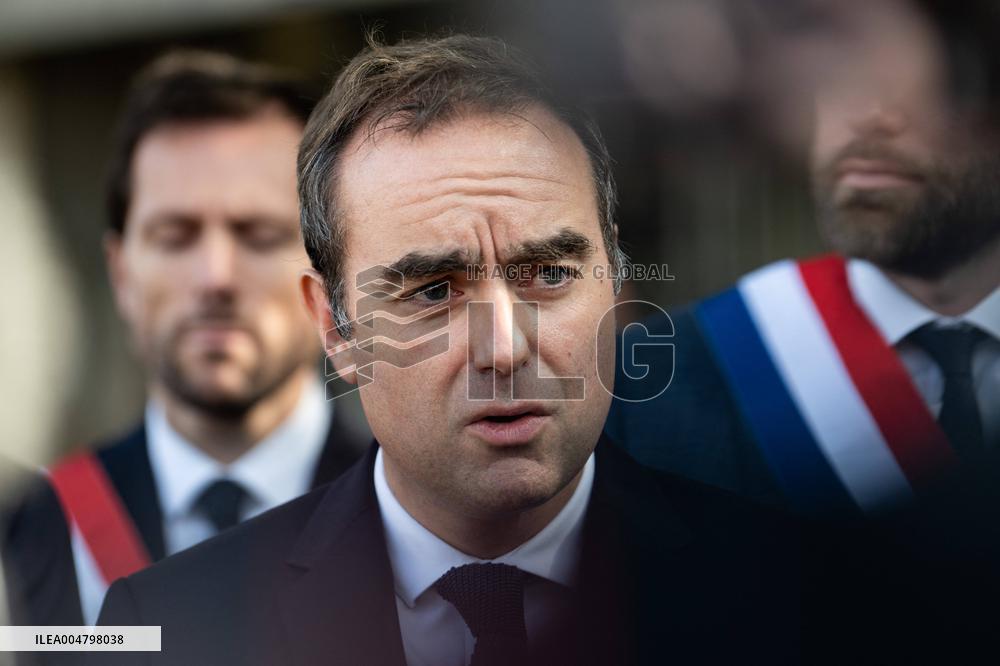 French PM Sebastien Lecornu Visits A Police Station - Hay-les-Roses