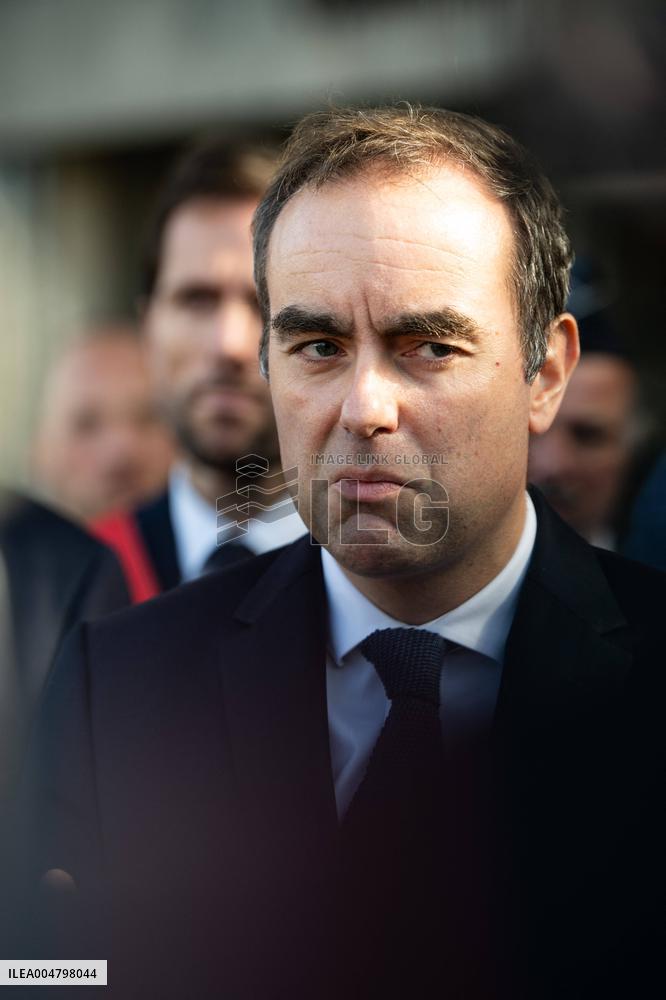 French PM Sebastien Lecornu Visits A Police Station - Hay-les-Roses