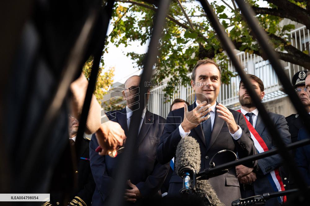 French PM Sebastien Lecornu Visits A Police Station - Hay-les-Roses