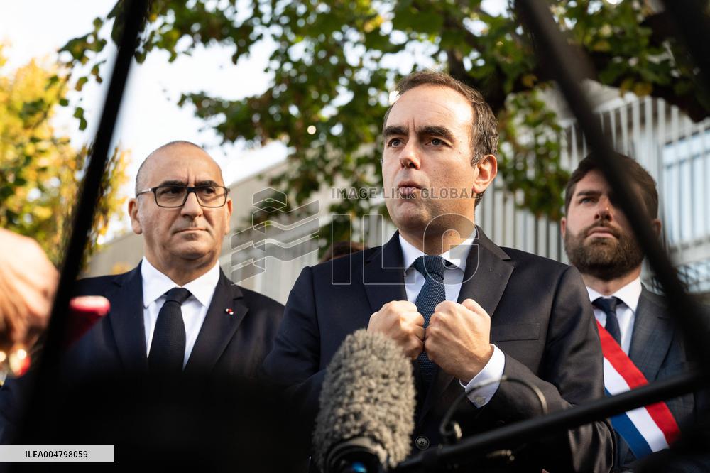 French PM Sebastien Lecornu Visits A Police Station - Hay-les-Roses