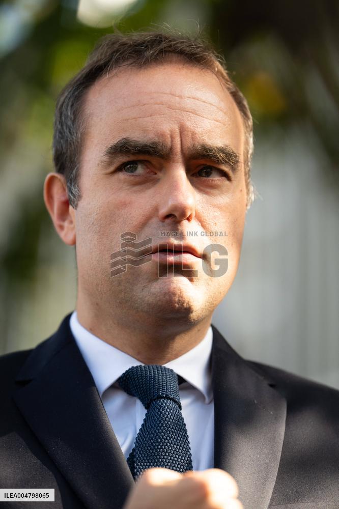 French PM Sebastien Lecornu Visits A Police Station - Hay-les-Roses