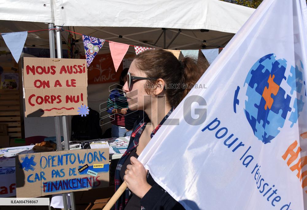 Mobilization Of Associations Against Budget Cuts - Paris