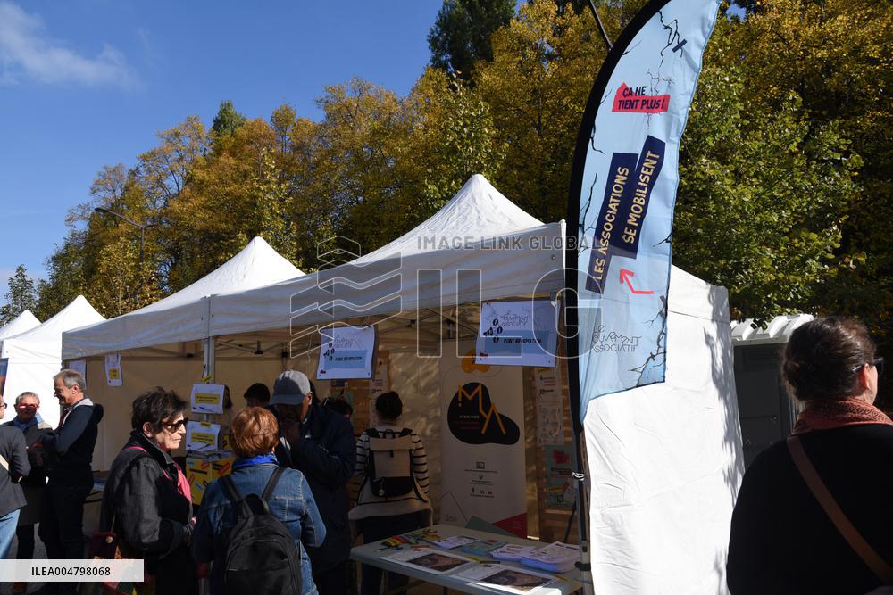 Mobilization Of Associations Against Budget Cuts - Paris