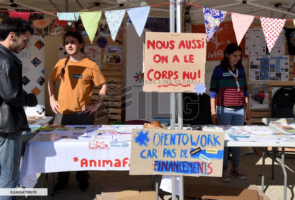 Mobilization Of Associations Against Budget Cuts - Paris