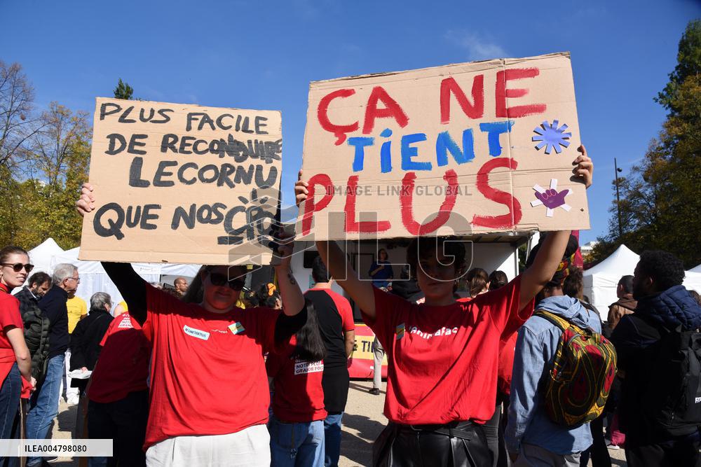 Mobilization Of Associations Against Budget Cuts - Paris