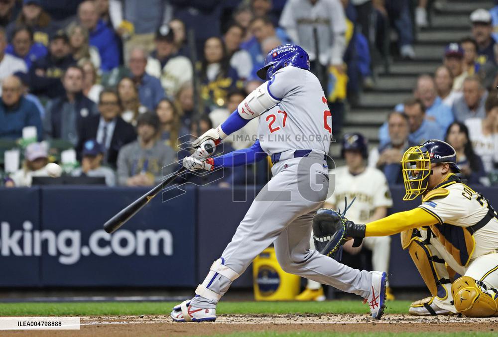 Baseball: Division Series between Cubs and Brewers