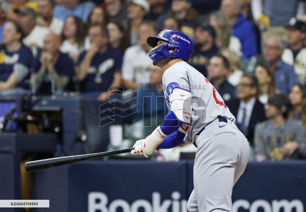 Baseball: Division Series between Cubs and Brewers