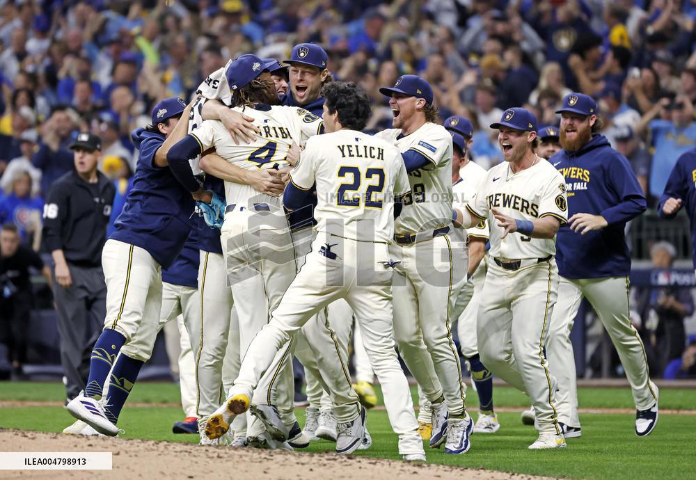 Baseball: Division Series between Cubs and Brewers