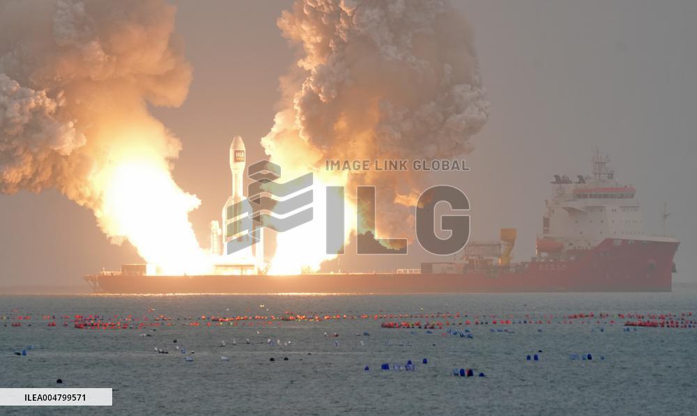 World's Largest Solid Fuel Carrier Rocket Gravity 1 Launched