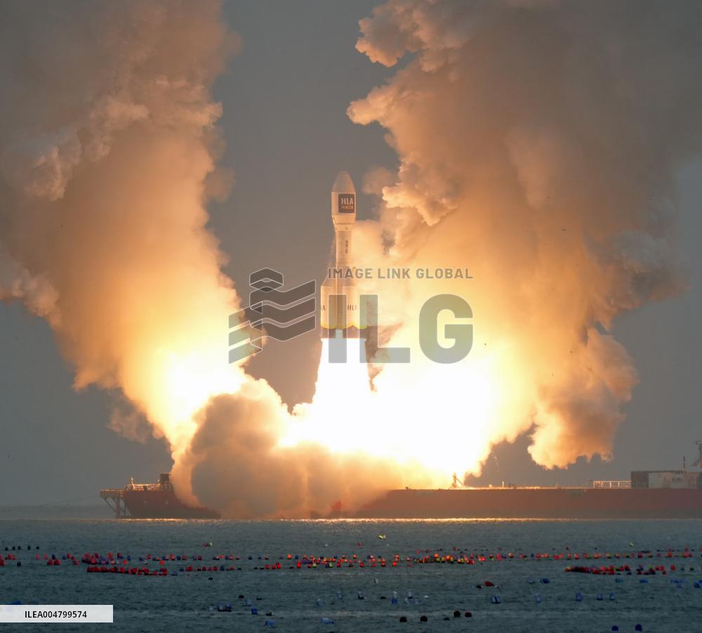 World's Largest Solid Fuel Carrier Rocket Gravity 1 Launched