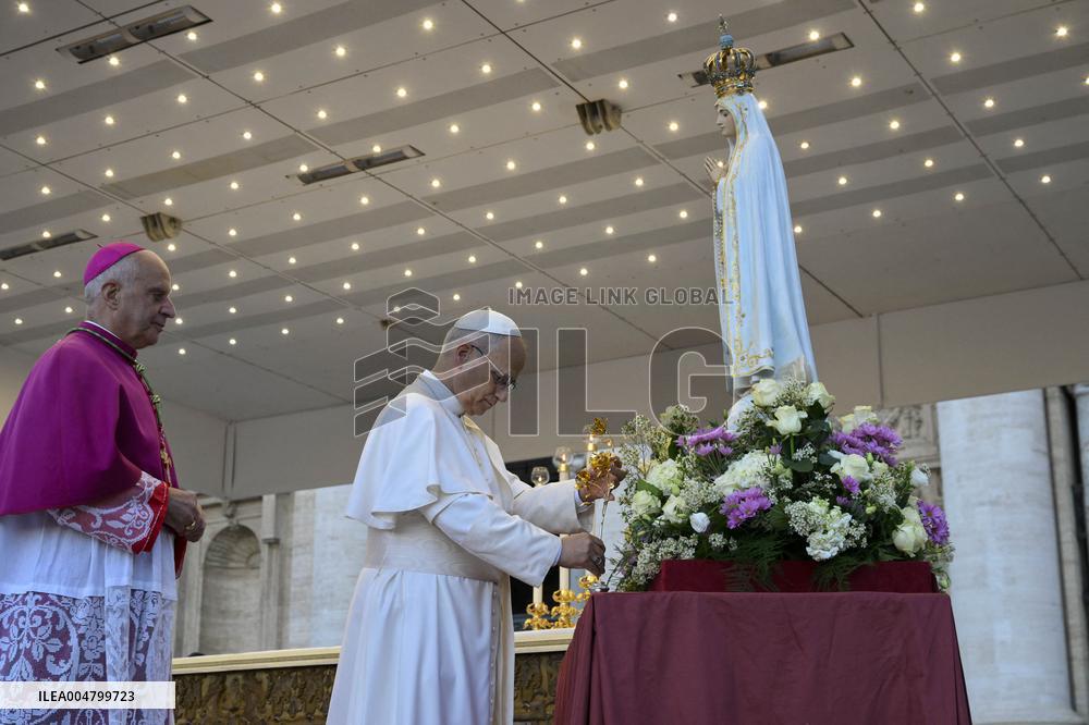 Pope Leo XIV Leads A Prayer Vigil For Peace - Vatican