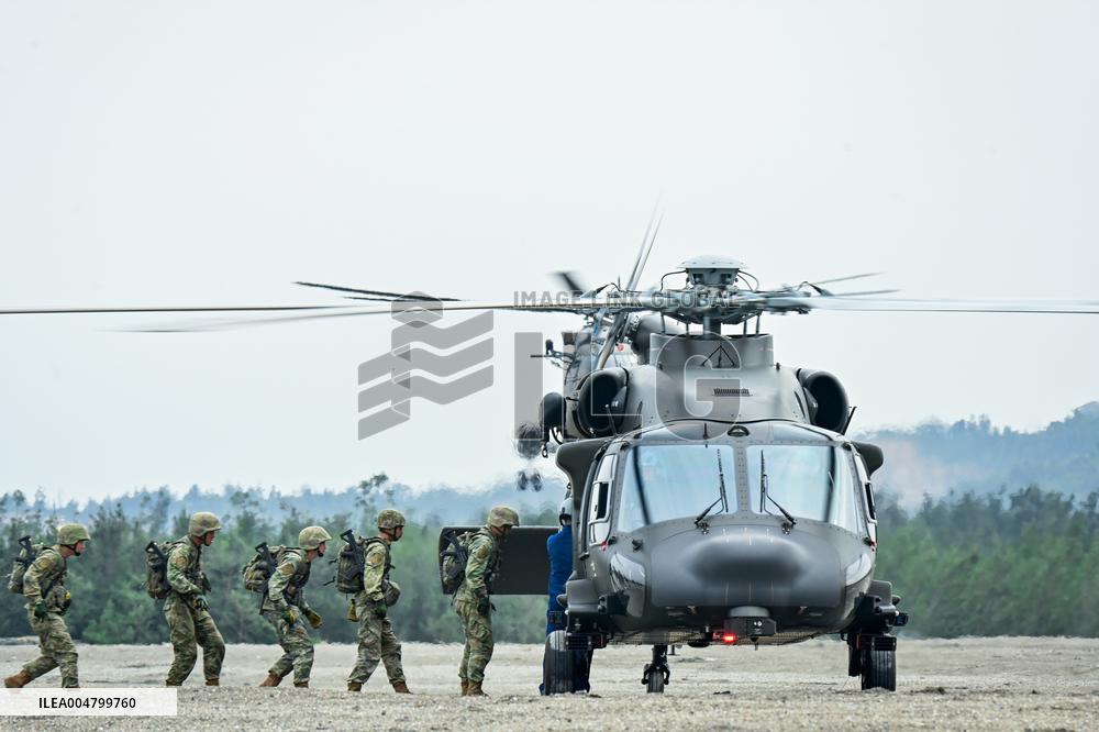 Air-Ground Collaborative training