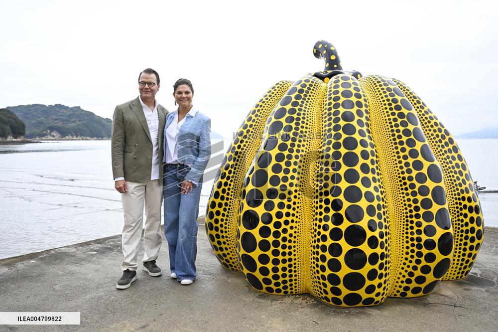 THE CROWN PRINCESS COUPLE ON NAOSHIMA ISLAND