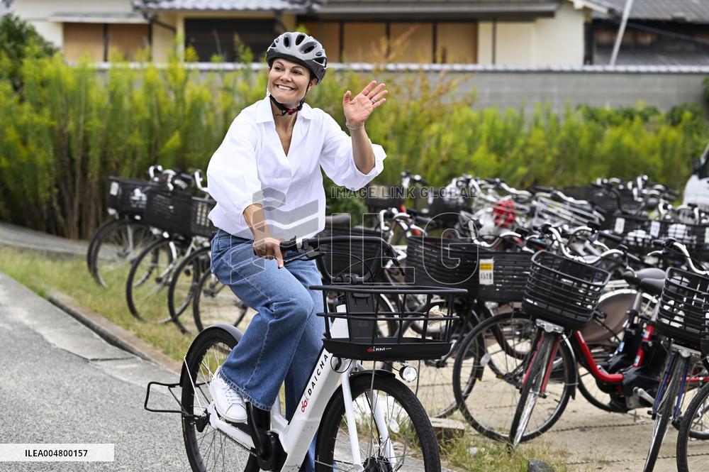 THE CROWN PRINCESS COUPLE AT TESHIMA