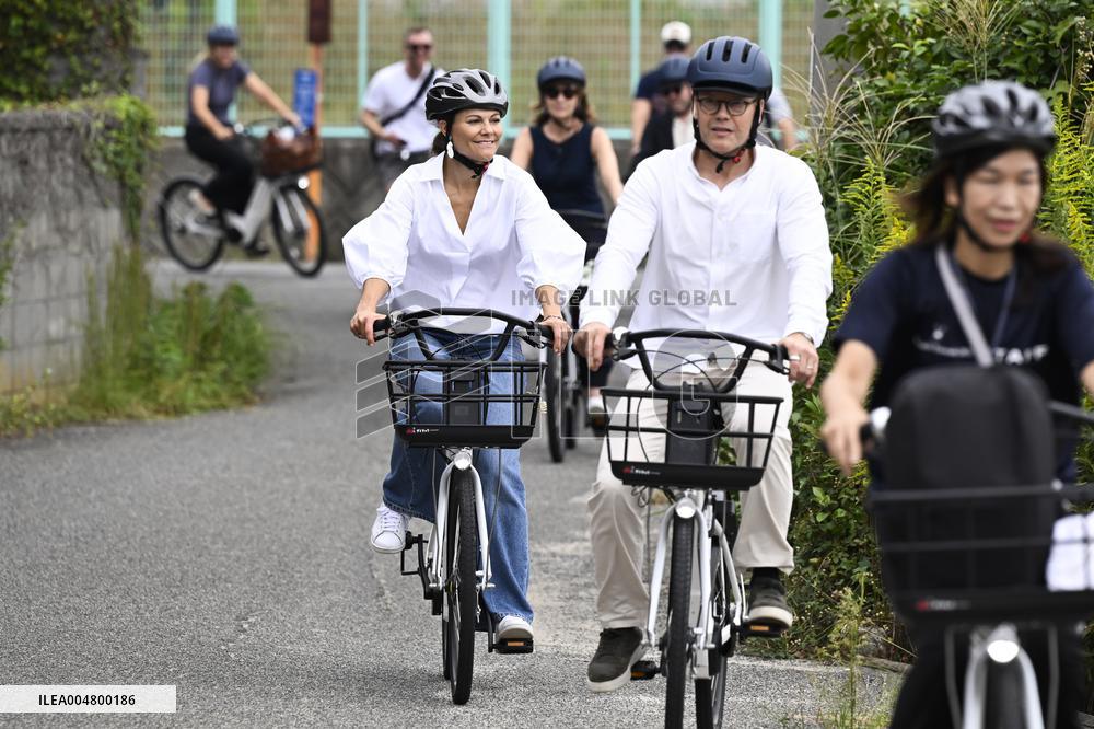 THE CROWN PRINCESS COUPLE AT TESHIMA