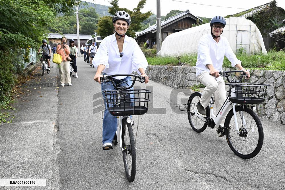 THE CROWN PRINCESS COUPLE AT TESHIMA