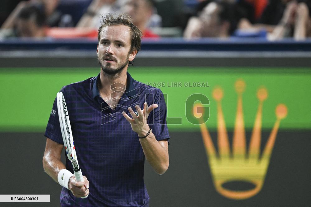 ATP Masters - Semifinal - Arthur Rinderknech defeats Daniil Medvedev - Shanghai