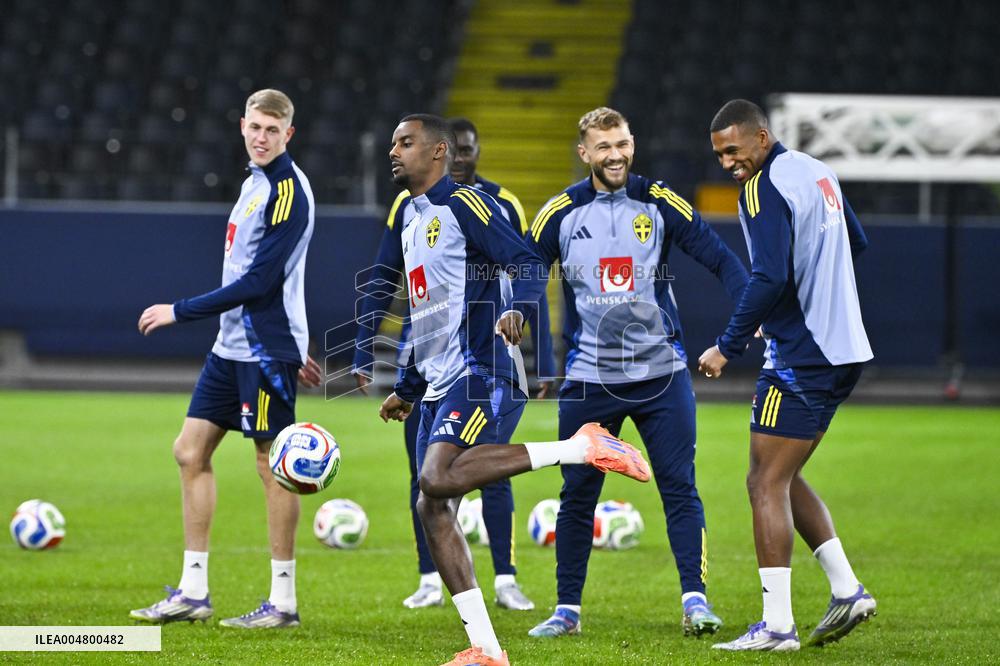 SWEDISH NATIONAL FOOTBALL TEAM TRAINING