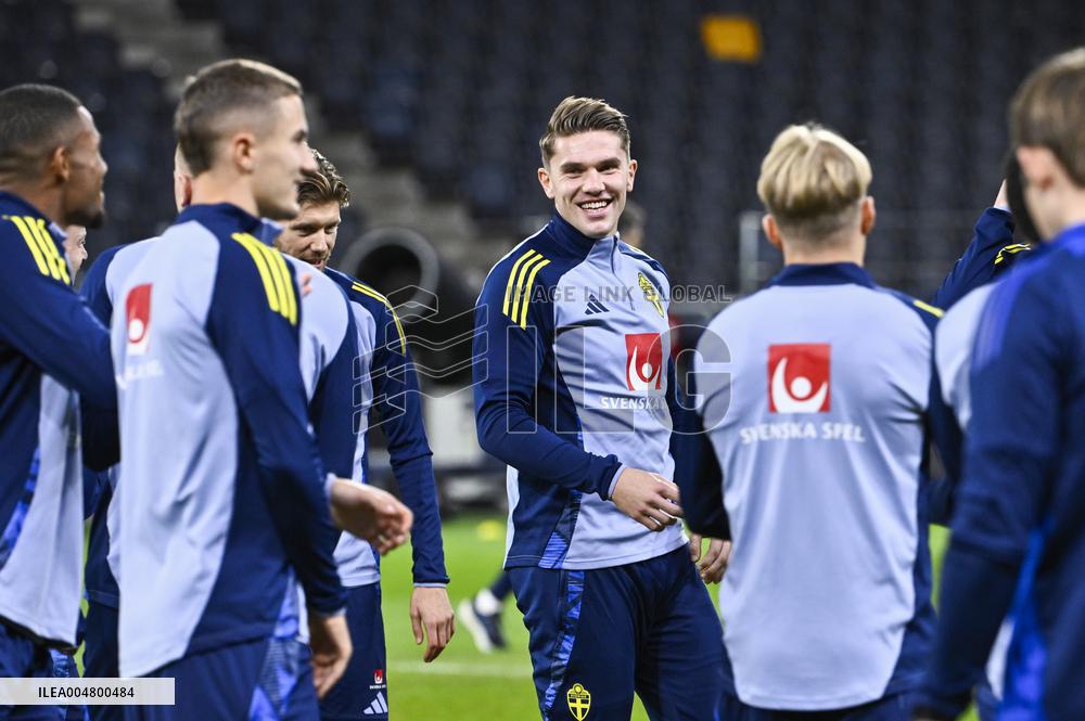 SWEDISH NATIONAL FOOTBALL TEAM TRAINING