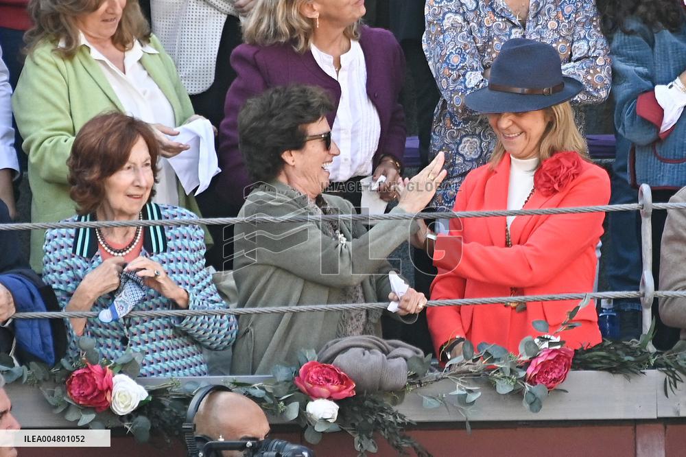 Infanta Elena Attending Las Ventas Bullring On National Day - Madrid