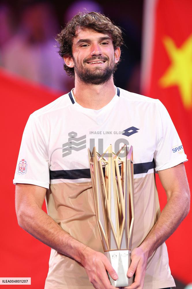 ATP Masters Final - Vacherot Defeats His Cousin Rinderknech And Wins the Trophy - Shangha