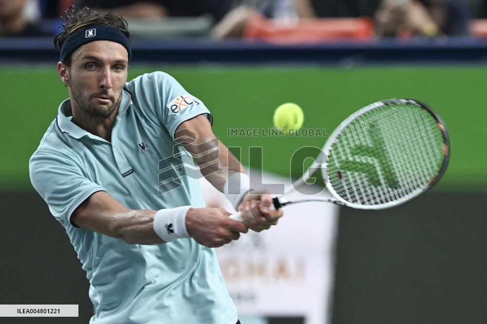 ATP Masters Final - Vacherot Defeats His Cousin Rinderknech And Wins the Trophy - Shangha