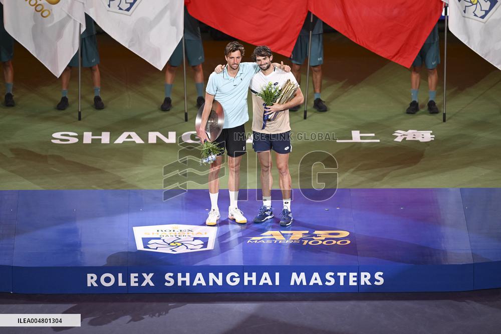 ATP Masters Final - Vacherot Defeats His Cousin Rinderknech And Wins the Trophy - Shangha