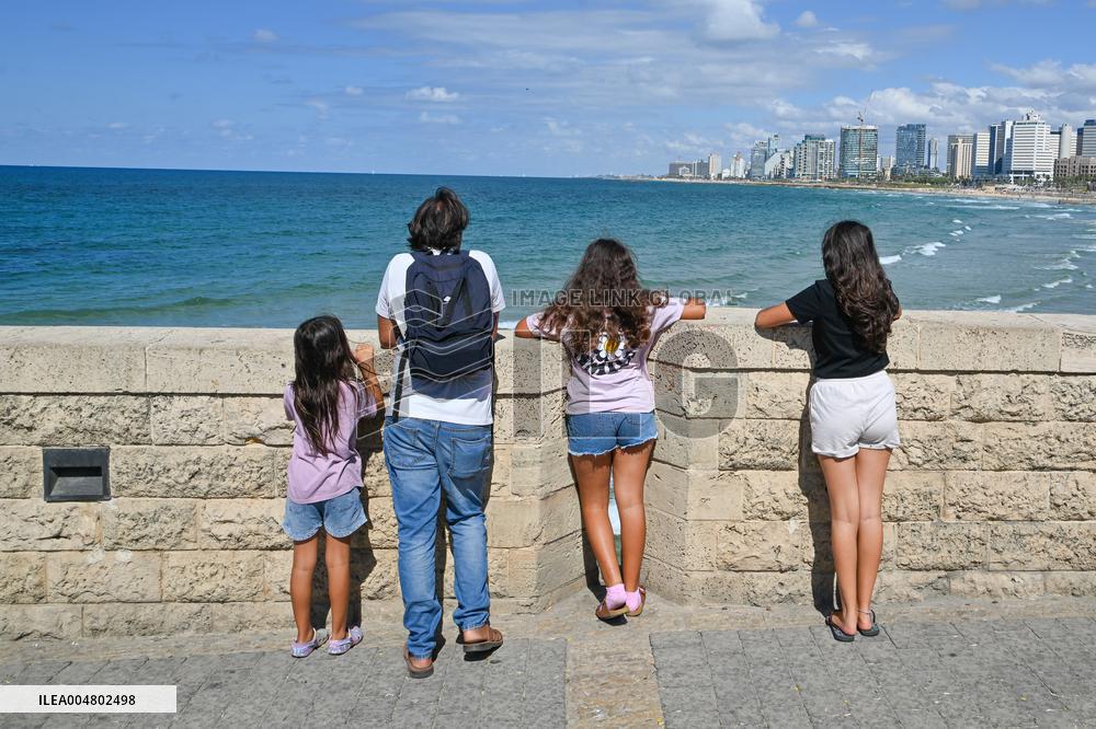 Charles Clore Beach in Tel Avi