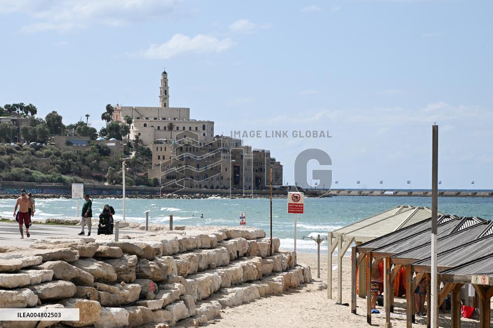 Charles Clore Beach in Tel Avi