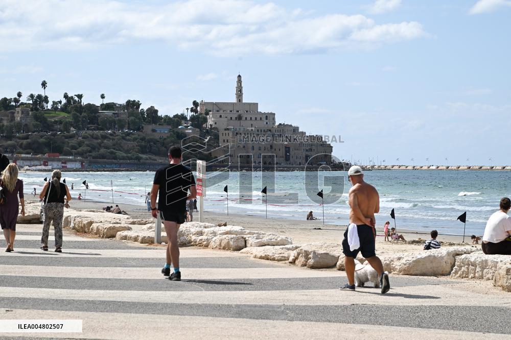 Charles Clore Beach in Tel Avi