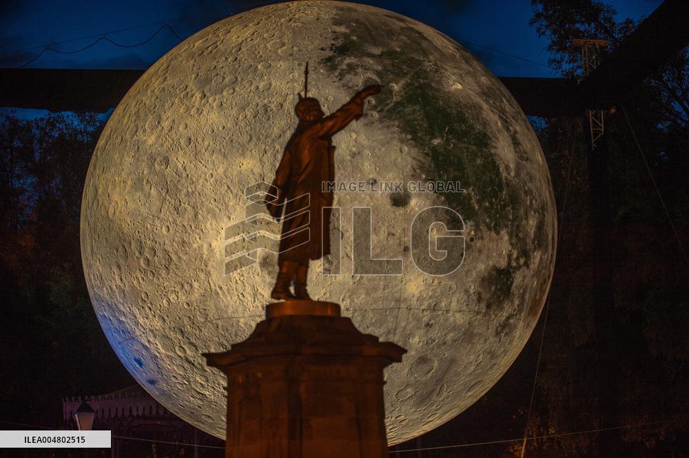 A Replica Of The Moon By British Artist Luke Jerram - Queretaro
