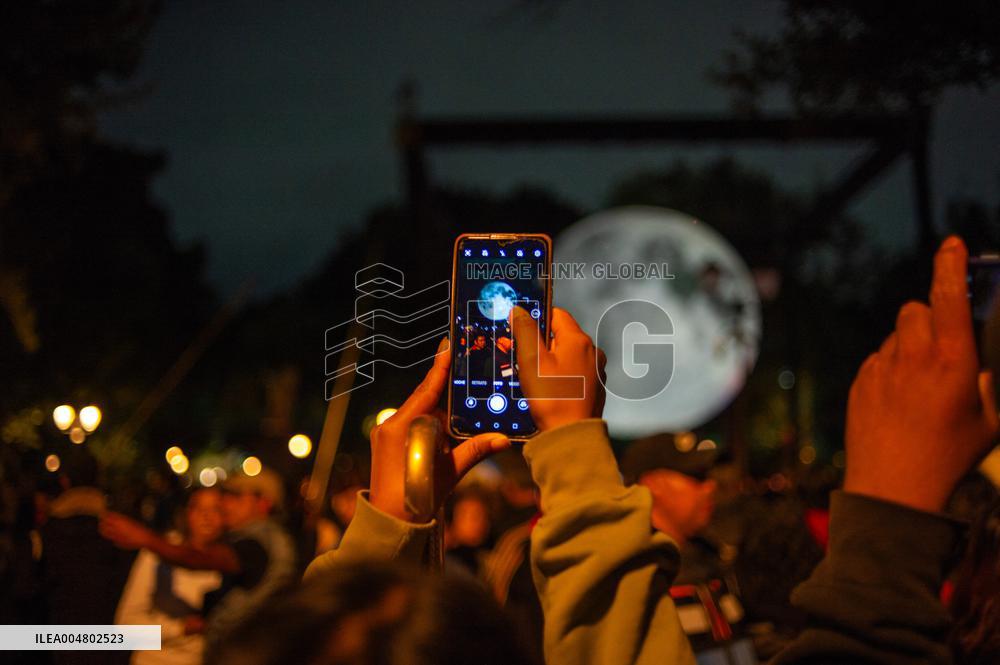 A Replica Of The Moon By British Artist Luke Jerram - Queretaro