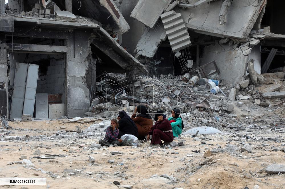 Ceasefire Aftermath in Khan Younis - Gaza