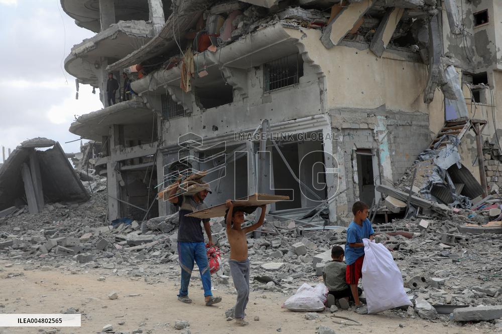 Ceasefire Aftermath in Khan Younis - Gaza