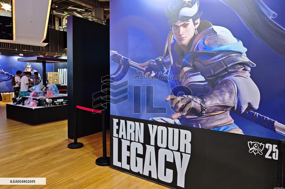 League of Legends Global Finals Themed Pop-up Store
