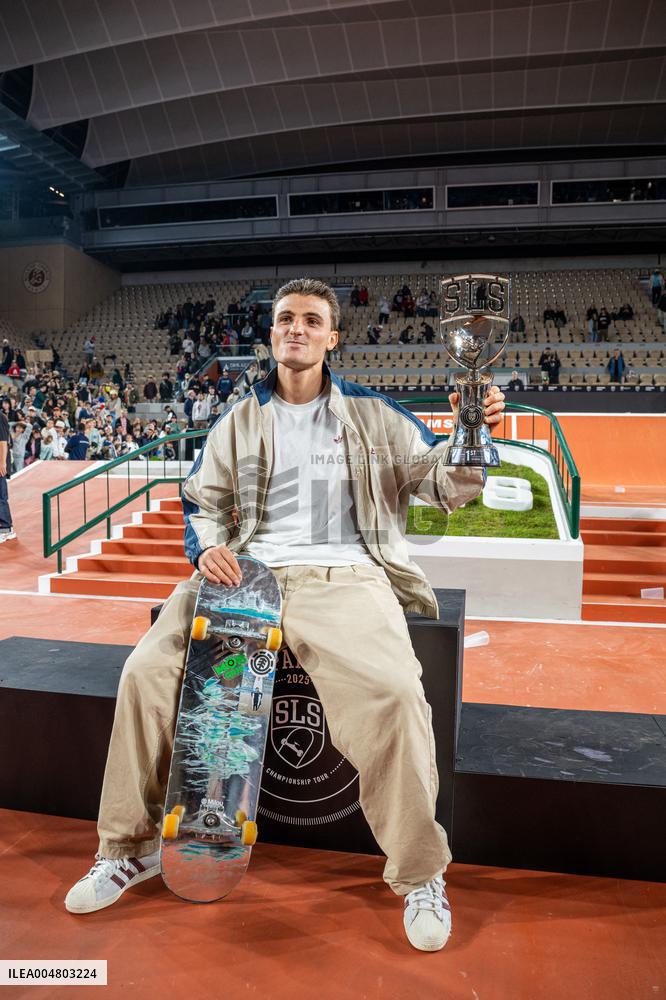 Vincent Milou Wins the Street League Skateboarding Competition - Paris