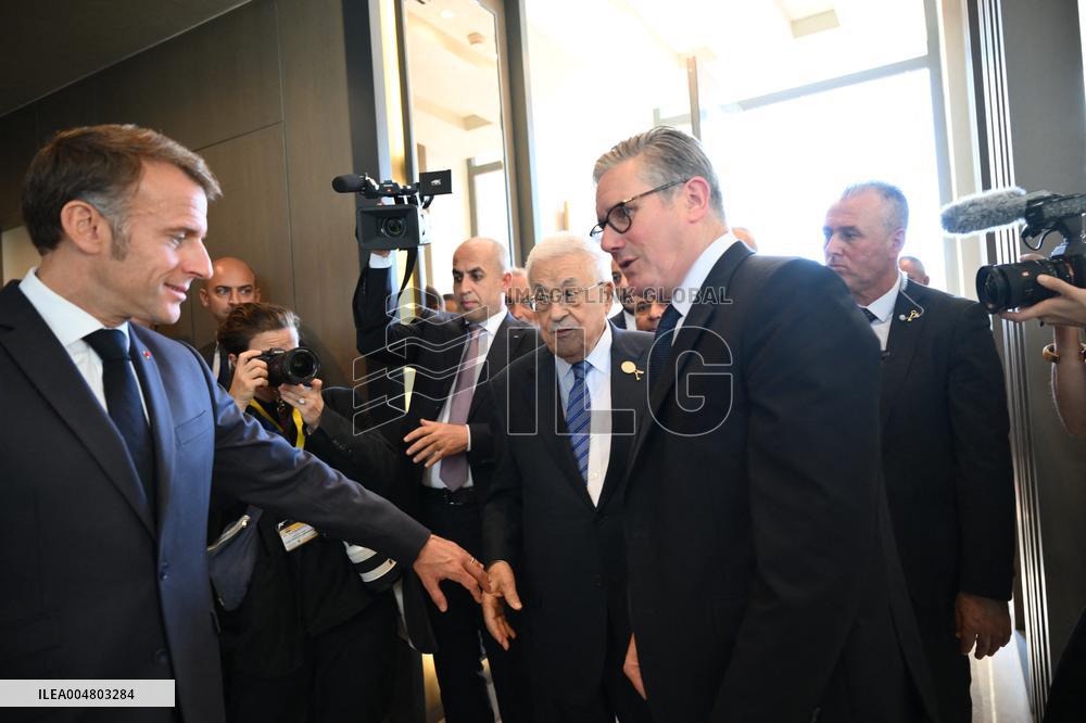 French President Meets Palestinian Authority President - Sharm El Sheikh