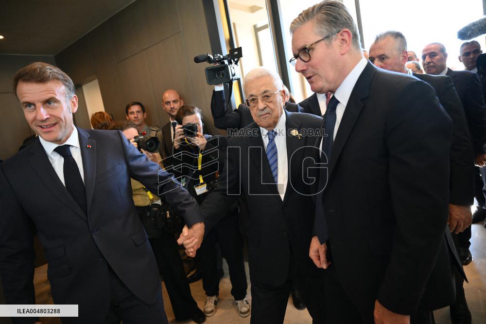 French President Meets Palestinian Authority President - Sharm El Sheikh