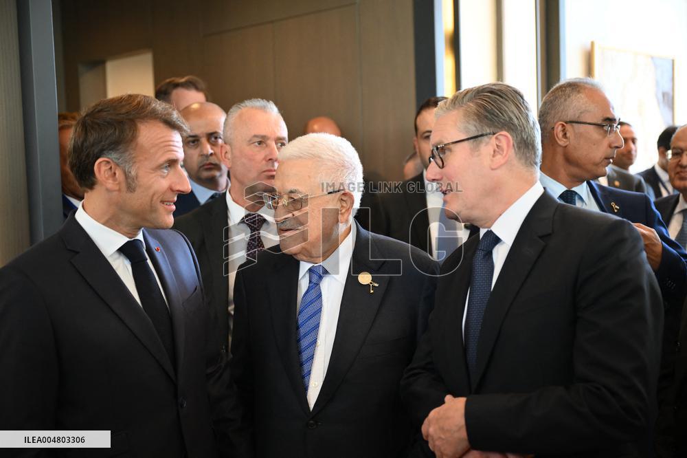 French President Meets Palestinian Authority President - Sharm El Sheikh