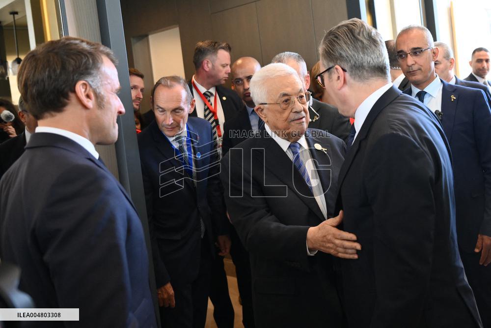 French President Meets Palestinian Authority President - Sharm El Sheikh