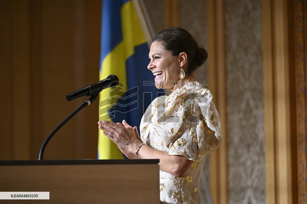 CROWN PRINCESS IN TOKYO